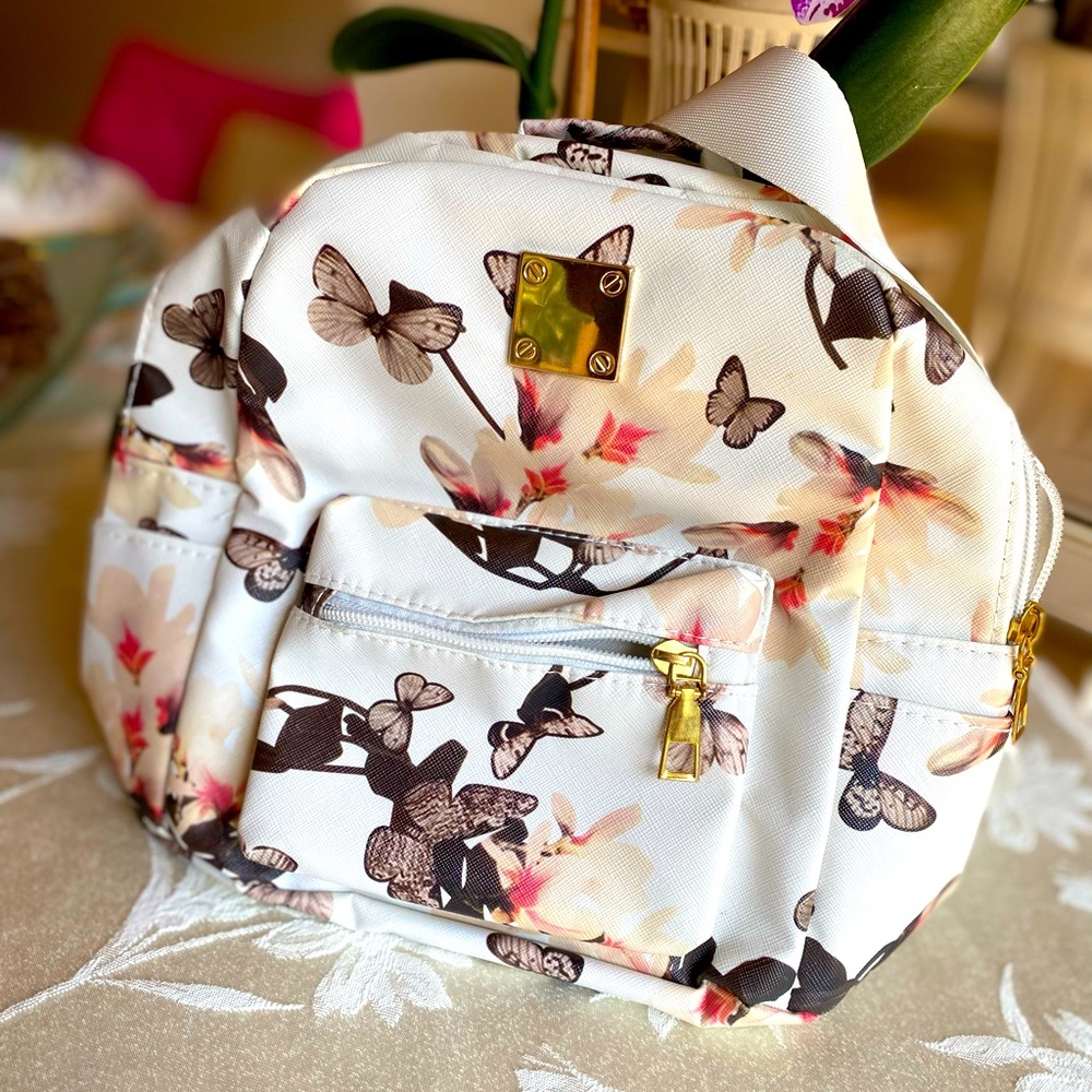 🦋 Brand new butterfly backpack 🦋